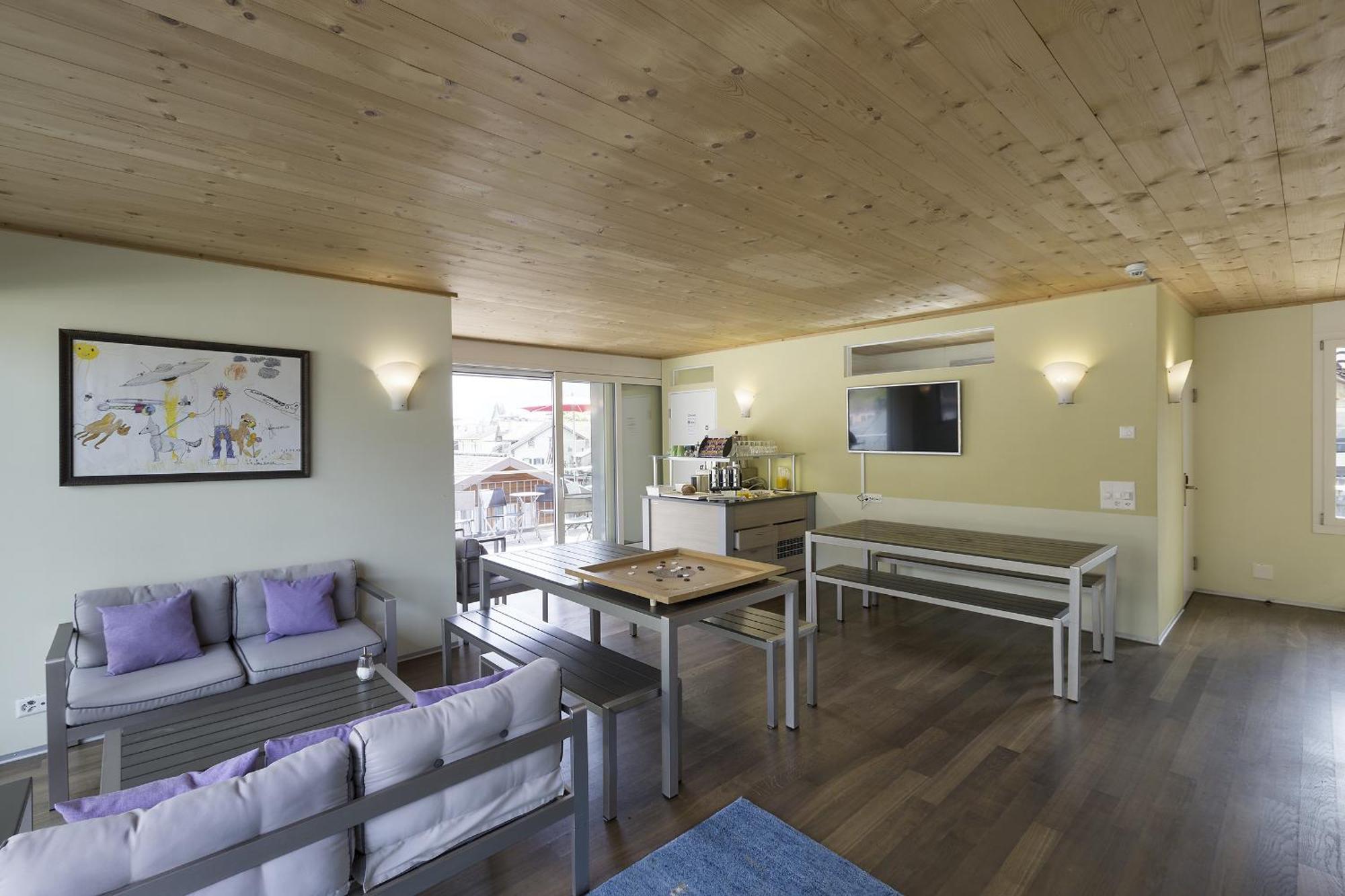 Hostel Alplodge *
