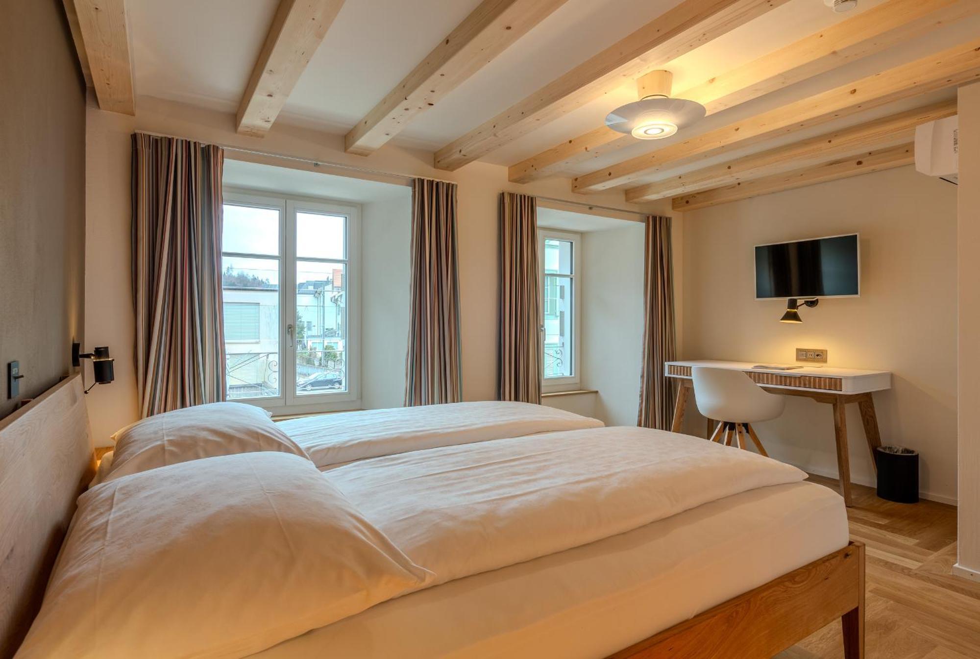 Hostel Alplodge *