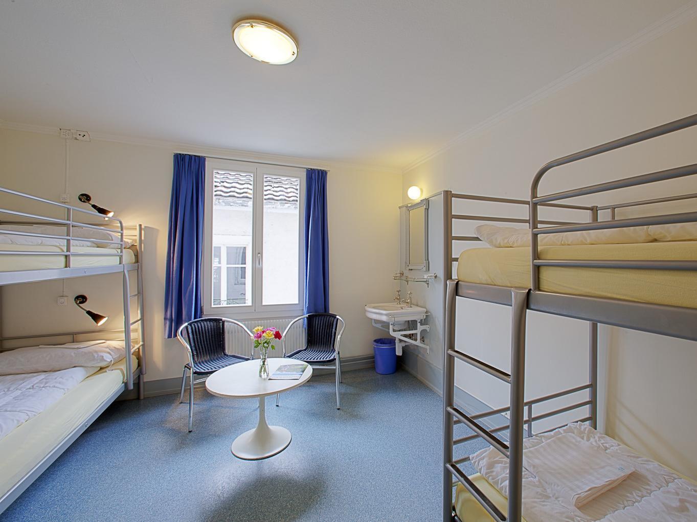 Hostel Alplodge