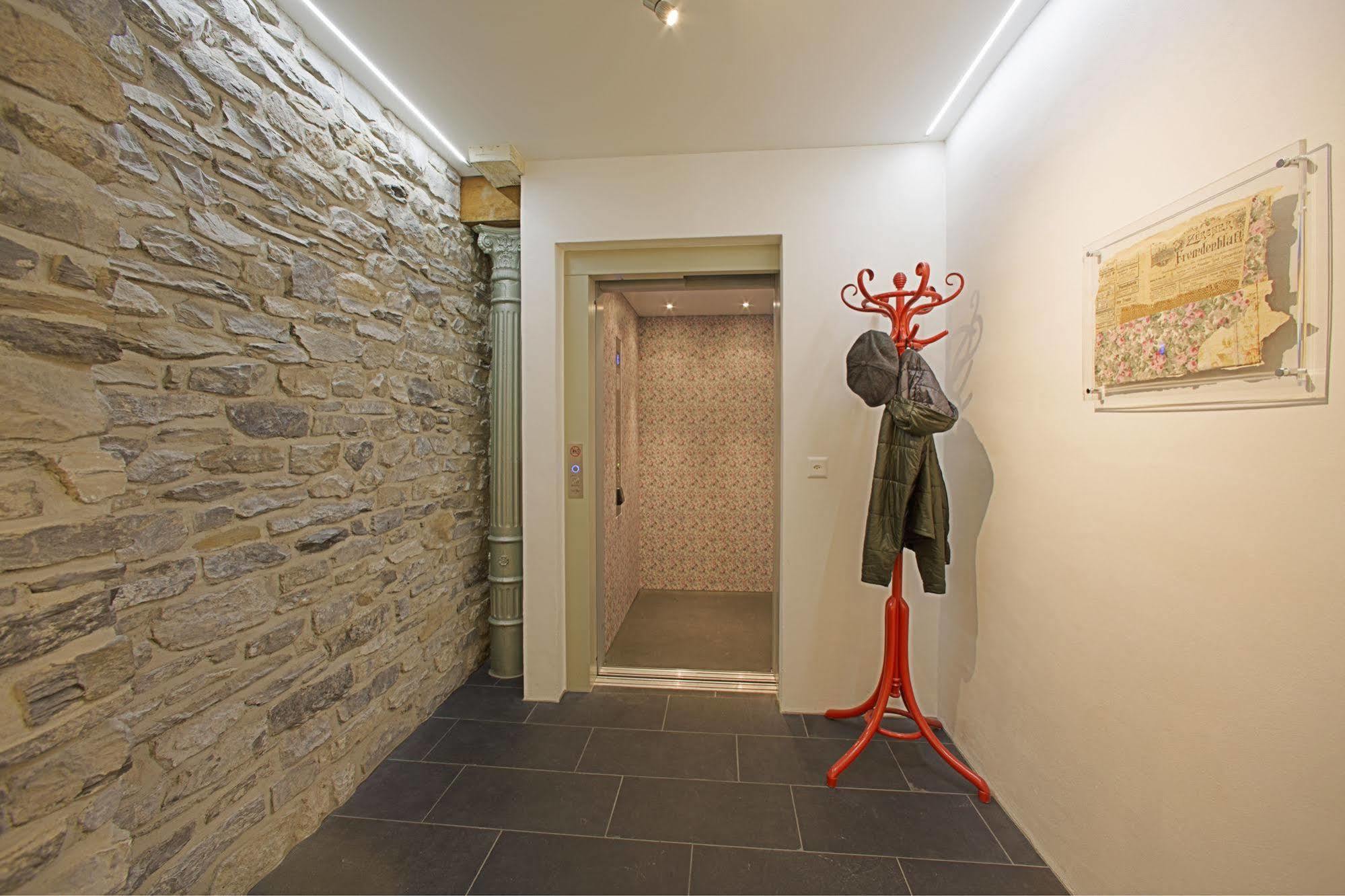 Hostel Alplodge